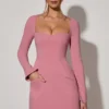 Rochie mini A-line cu guler în formă de inimă și mâneci lungi Corinne, în roz prăfuit