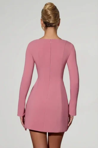 Rochie mini A-line cu guler în formă de inimă și mâneci lungi Corinne, în roz prăfuit Rochie mini A-line cu guler în formă de inimă și mâneci lungi Corinne, în roz prăfuit