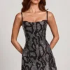 Rochie mini A-line cu guler înalt și ornamente Dianora, model șarpe argintiu Rochie mini A-line cu guler înalt și ornamente Dianora, model șarpe argintiu