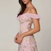 Rochie mini A-line cu șireturi și ornamente Jacira, în roz pal