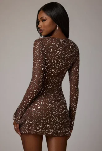Rochie mini A-line cu mâneci lungi și decorațiuni transparente Zeta, în culoarea Deep Cocoa Rochie mini A-line cu mâneci lungi și decorațiuni transparente Zeta, în culoarea Deep Cocoa