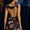 Rochie mini A-line cu spate decupat și drapaj, model Nalini, cu imprimeu floral negru