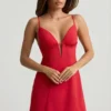 Rochie mini A-line cu spate decupat și margini festonate Seliora, în roșu stacojiu