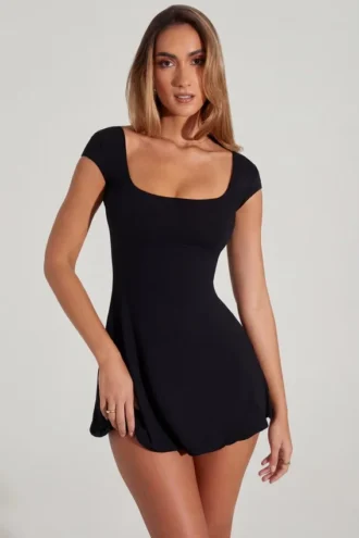 Rochie mini A-line cu spate decupat Marina, în negru Rochie mini A-line cu spate decupat Marina, în negru