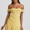 Rochie mini A-line cu umeri decupați din dantelă, de la Nahida, în galben pastel
