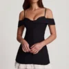 Rochie mini A-line cu volane și umeri decupați Maelie, negru Rochie mini A-line cu volane și umeri decupați Maelie, negru