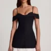 Rochie mini A-line cu volane și umeri decupați Maelie, negru Rochie mini A-line cu volane și umeri decupați Maelie, negru