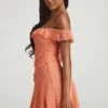 Rochie mini A-line din dantelă cu umeri decupați Nahida, culoare piersică