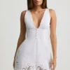 Rochie mini A-line din poplin de bumbac cu decupaje Calina, albă Rochie mini A-line din poplin de bumbac cu decupaje Calina, albă