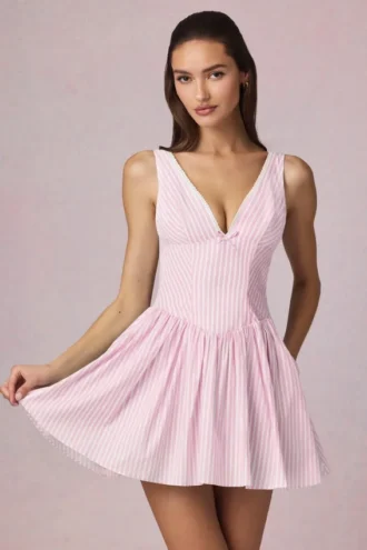 Rochie mini A-line Marissa cu detaliu fundă, cu dungi mov deschis Rochie mini A-line Marissa cu detaliu fundă, cu dungi mov deschis