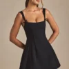 Rochie mini A-line plisată cu detaliu fundă Cressida, negru Rochie mini A-line plisată cu detaliu fundă Cressida, negru