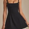 Rochie mini A-line plisată cu detaliu fundă Cressida, negru Rochie mini A-line plisată cu detaliu fundă Cressida, negru