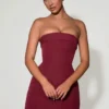 Rochie mini A-line structurată, fără bretele, cu guler pliat, model Taia, în culoarea roșu vin