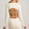 Rochie mini Akari cu decupaje și detalii cu perle, în culoarea ivoriu