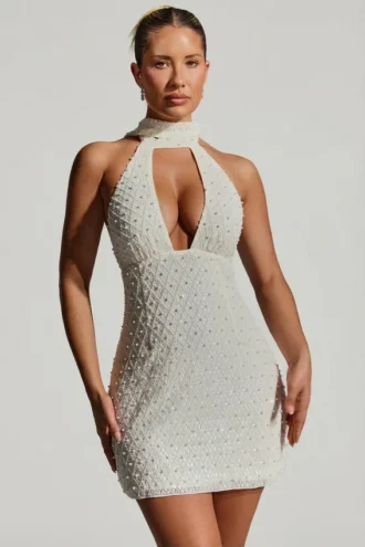 Rochie mini albă cu gât halter și detalii de eșarfă, Henrietta Rochie mini albă cu gât halter și detalii de eșarfă, Henrietta