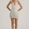 Rochie mini albă cu volane și ornamente Orren Rochie mini albă cu volane și ornamente Orren