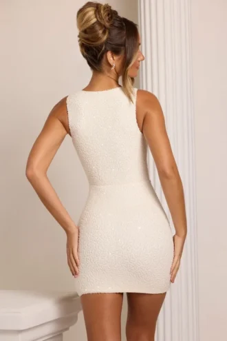 Rochie mini Alsace cu guler pătrat și ornamente, în culoarea alb Rochie mini Alsace cu guler pătrat și ornamente, în culoarea alb