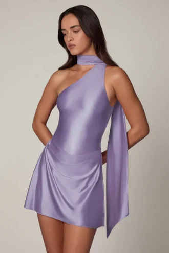 Rochie mini asimetrică Kiraz cu detalii eșarfă, în culoarea liliac