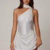 Rochie mini asimetrică Kiraz cu detaliu eșarfă, în culoarea alb Rochie mini asimetrică Kiraz cu detaliu eșarfă, în culoarea alb