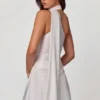 Rochie mini asimetrică Kiraz cu detaliu eșarfă, în culoarea alb Rochie mini asimetrică Kiraz cu detaliu eșarfă, în culoarea alb