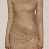 Rochie mini asimetrică mulată Nevina cu ornamente, în culoarea aurie