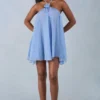Rochie mini babydoll Evania cu gât halter, cu imprimeu cu buline albastre