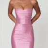 Rochie mini bandeau Yesenia cu volane, în roz pal