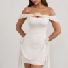 Rochie mini bodycon cu detalii florale și umeri decupați, model Roselle, de culoare ivoriu