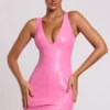 Rochie mini bodycon din vinil Allani cu decolteu adânc, în roz