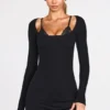 Rochie mini Caris cu mâneci lungi, din modal cu nervuri și decolteu cu dantelă, în culoarea neagră