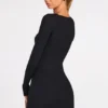 Rochie mini Caris cu mâneci lungi, din modal cu nervuri și decolteu cu dantelă, în culoarea neagră