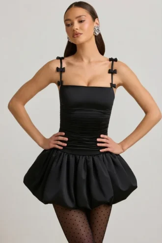 Rochie mini Cirilla cu detalii cu fundițe și tiv bufant, în negru Rochie mini Cirilla cu detalii cu fundițe și tiv bufant, în negru