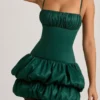 Rochie mini Clarice din satin cu corset și tiv bufant, în culoarea verde smarald