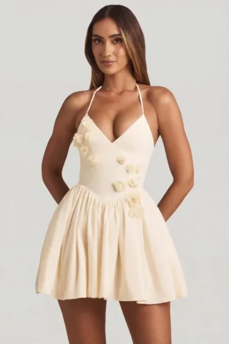 Rochie mini corset cu aplicații florale și gât halter Augusta, culoare ivoriu Rochie mini corset cu aplicații florale și gât halter Augusta, culoare ivoriu