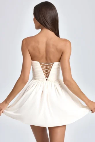 Rochie mini corset cu aplicații florale Mirabelle Bandeau, de culoare ivoriu Rochie mini corset cu aplicații florale Mirabelle Bandeau, de culoare ivoriu