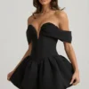 Rochie mini corset cu umeri decupați și tiv bufant, model Jessamy, în negru Rochie mini corset cu umeri decupați și tiv bufant, model Jessamy, în negru