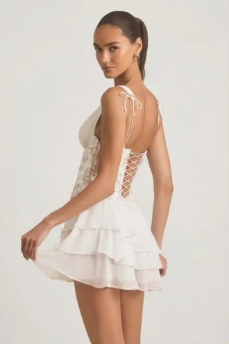 Rochie mini corset cu volane și ornamente Sakura, culoare ivoriu Rochie mini corset cu volane și ornamente Sakura, culoare ivoriu