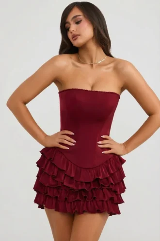 Rochie mini corset cu volane și straturi, model Juliet Bandeau, în roșu fructe de pădure Rochie mini corset cu volane și straturi, model Juliet Bandeau, în roșu fructe de pădure