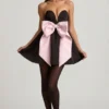 Rochie mini corset Norina cu detaliu fundă, în negru Rochie mini corset Norina cu detaliu fundă, în negru