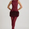 Rochie mini cu aplicații florale din satin Florrie, cu spate decupat, în culoarea roșu vin