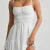 Rochie mini cu bretele strânse Tessara, albă Rochie mini cu bretele strânse Tessara, albă