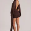 Rochie mini cu capă drapată Lida în maro ciocolată Rochie mini cu capă drapată Lida în maro ciocolată
