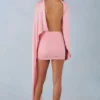 Rochie mini cu capă drapată Lida în roz pudrat Rochie mini cu capă drapată Lida în roz pudrat