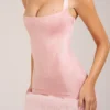 Rochie mini cu corset din satin cu gât pătrat și blană artificială Rixelle, în roz pudrat