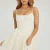 Rochie mini cu corset și fustă din tul, model Eugenie, în culoarea albă Rochie mini cu corset și fustă din tul, model Eugenie, în culoarea albă