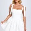 Rochie mini cu corset și volane Marianna, albă Rochie mini cu corset și volane Marianna, albă