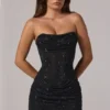 Rochie mini cu decolteu bandeau și talie drapată, cu ornamente, de la Zara, în negru Rochie mini cu decolteu bandeau și talie drapată, cu ornamente, de la Zara, în negru