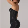 Rochie mini cu decolteu bandeau și talie drapată, cu ornamente, de la Zara, în negru Rochie mini cu decolteu bandeau și talie drapată, cu ornamente, de la Zara, în negru