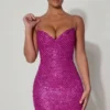 Rochie mini cu decolteu în formă de inimă și ornamente Mischa, în culoarea magenta Rochie mini cu decolteu în formă de inimă și ornamente Mischa, în culoarea magenta