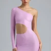 Rochie mini cu decupaje metalice și un singur umăr Zanab, în roz violet Rochie mini cu decupaje metalice și un singur umăr Zanab, în roz violet